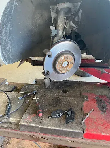 changement disques de frein avec centre auto vallonnais